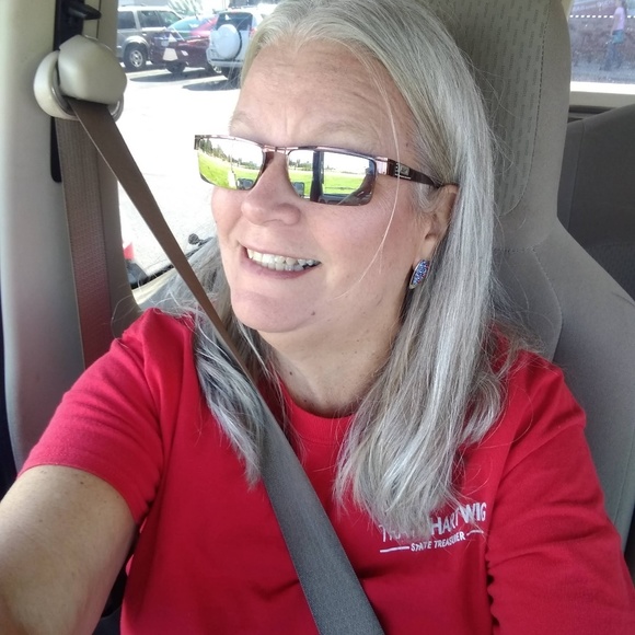 Meet your Posher, Pam - Picture 4 of 5